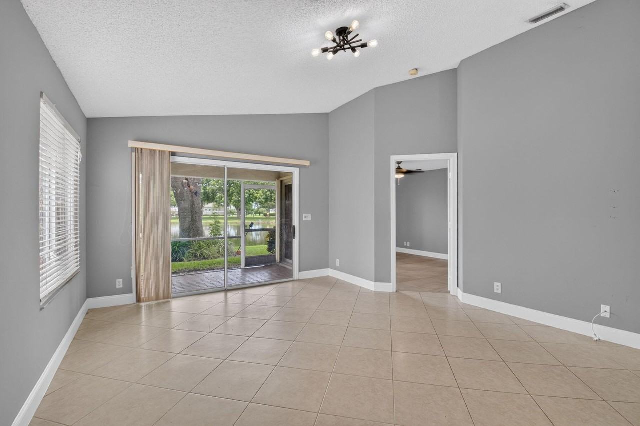 9220 Vineland Ct Apt A - Photo 6 of 36