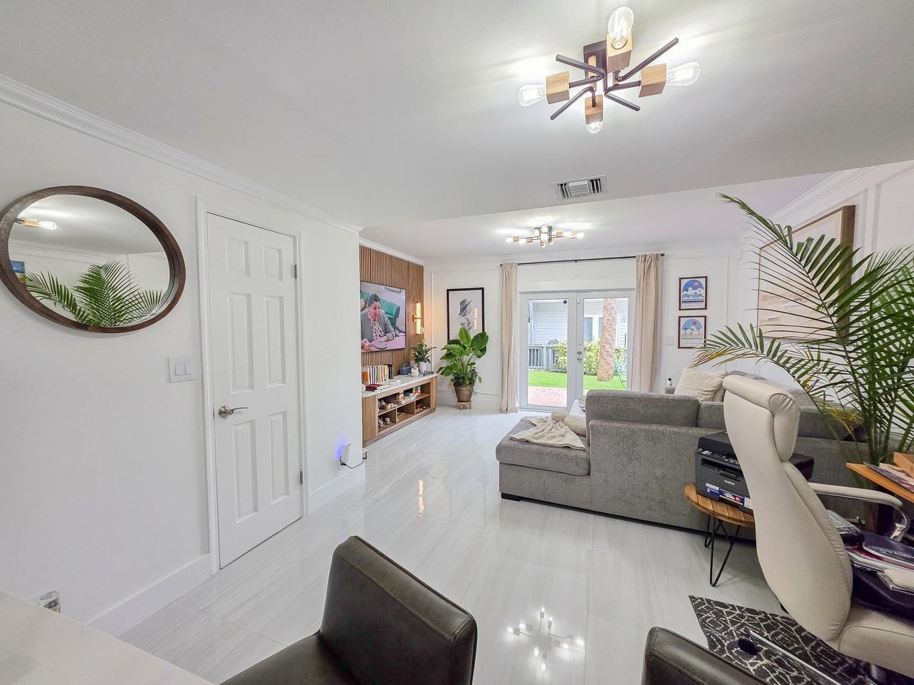 1877 Ne 15th Ave #1877 - Photo 6 of 24