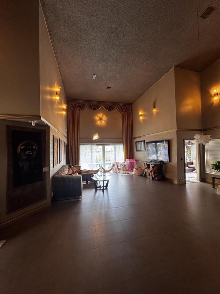 10302 Buena Ventura Dr - Photo 2 of 19