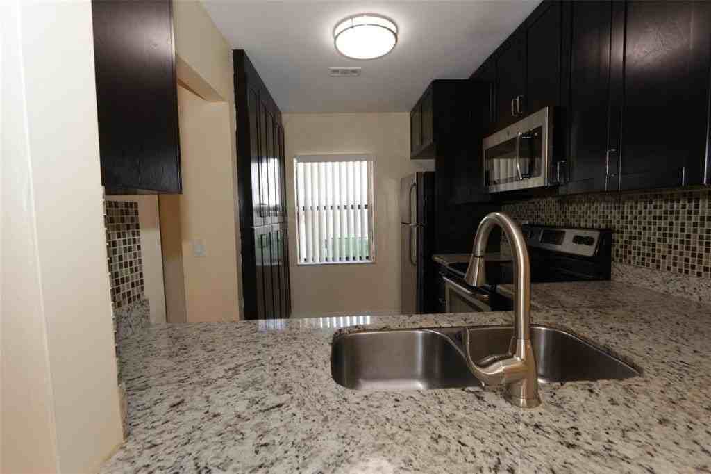 2987 Nw 110th Ave - Photo 2 of 18