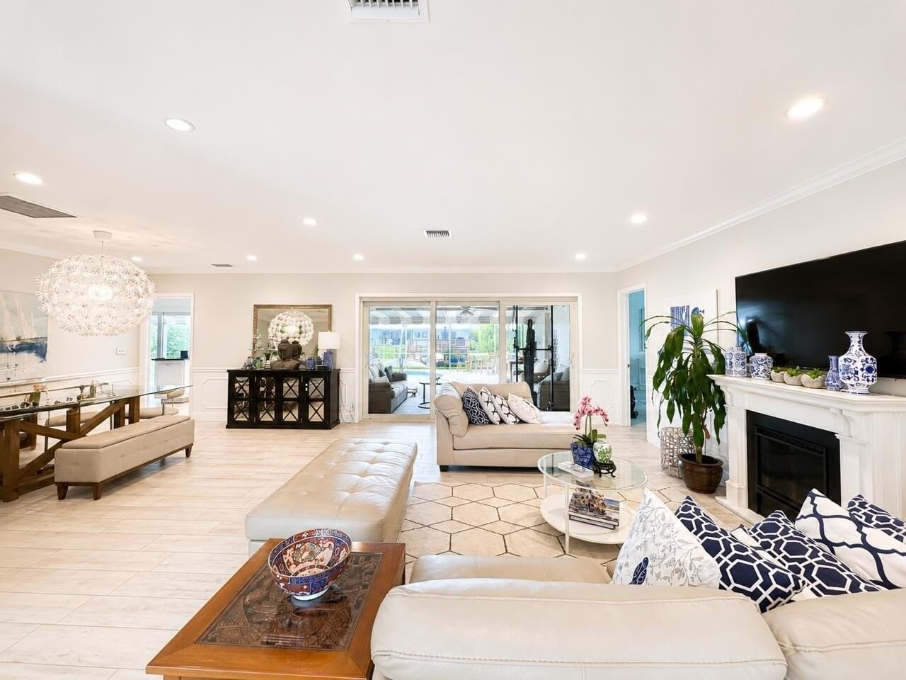 1111 Sw Pepperridge Ter - Photo 5 of 36