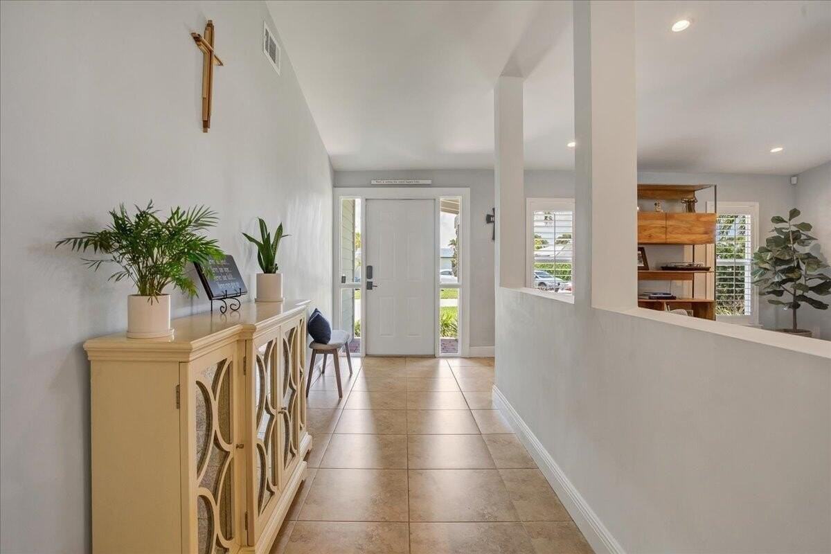 1110 Sw 15th St - Photo 7 of 41