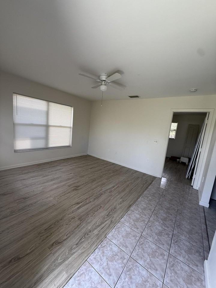 3961 Park Ln #B - Photo 4 of 10