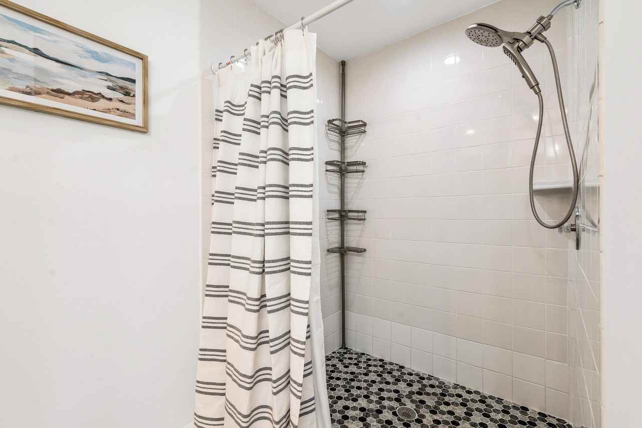 5040 Harmony Cir #102 - Photo 7 of 35