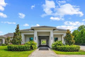 featured image of 15450 Estancia Ln