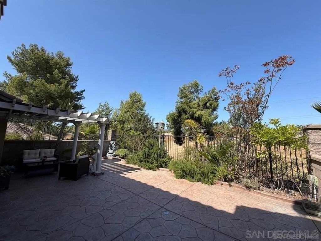 2297 Treetop Ln - Photo 5 of 27