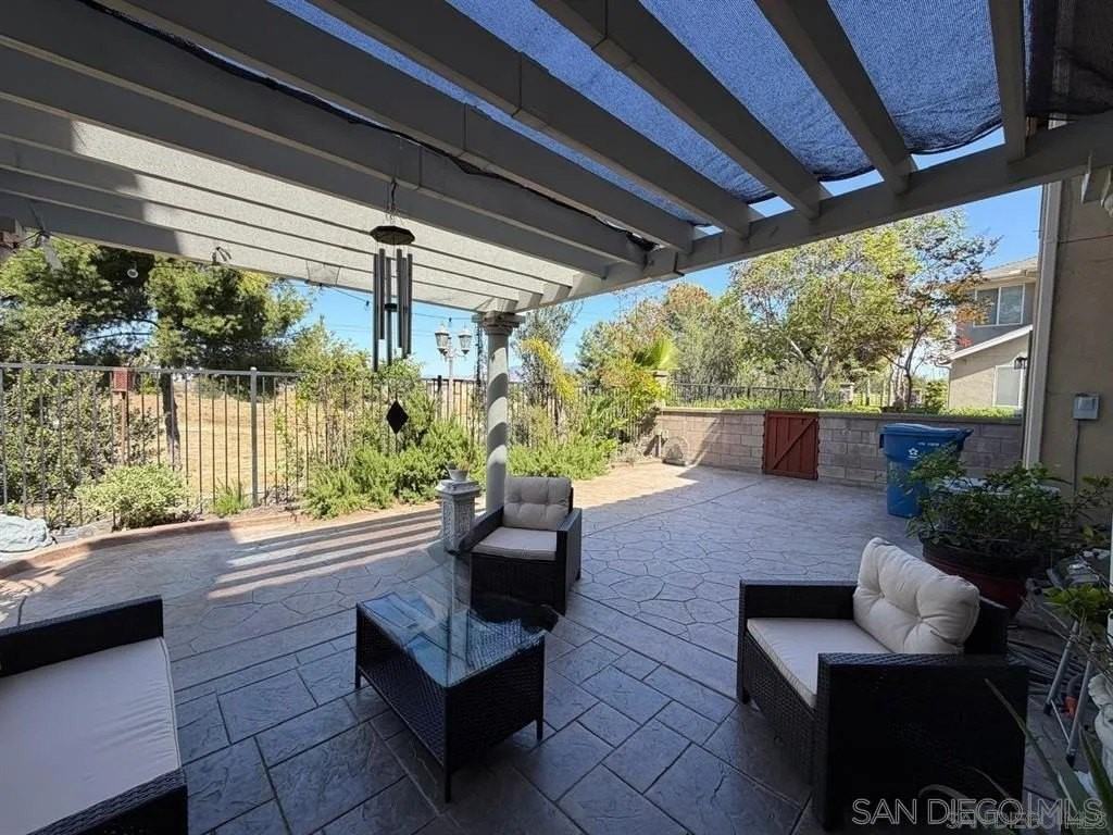 2297 Treetop Ln - Photo 6 of 27