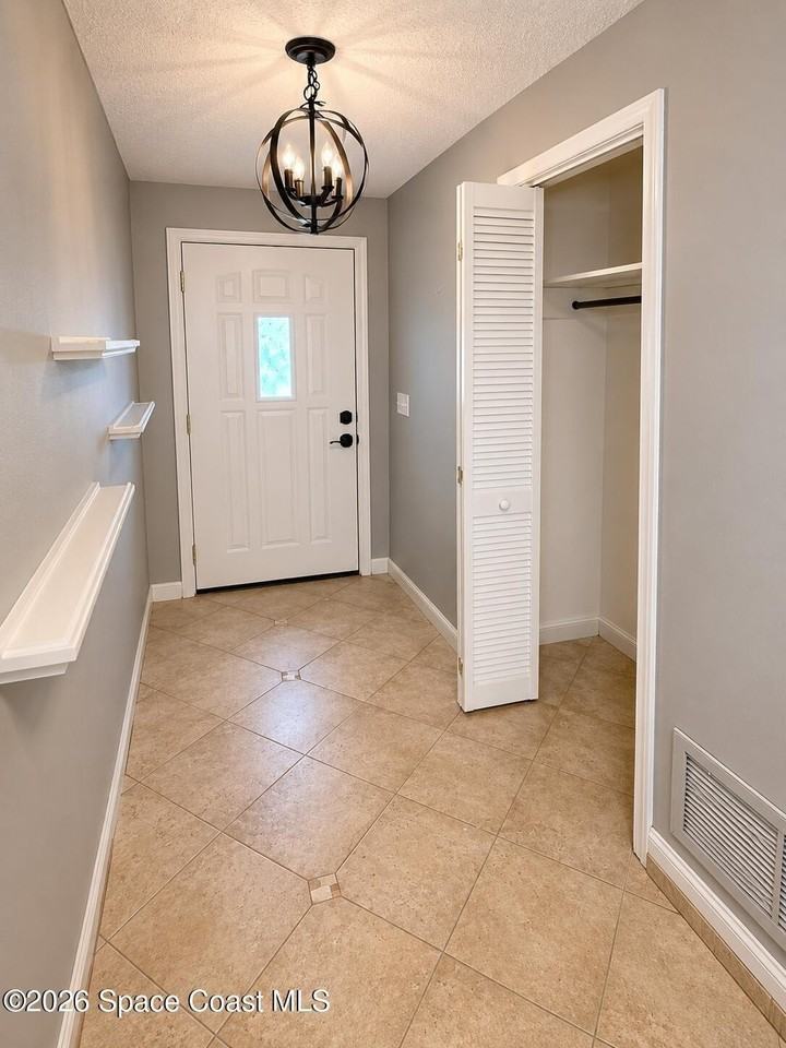 1440 Dorsal St - Photo 6 of 36