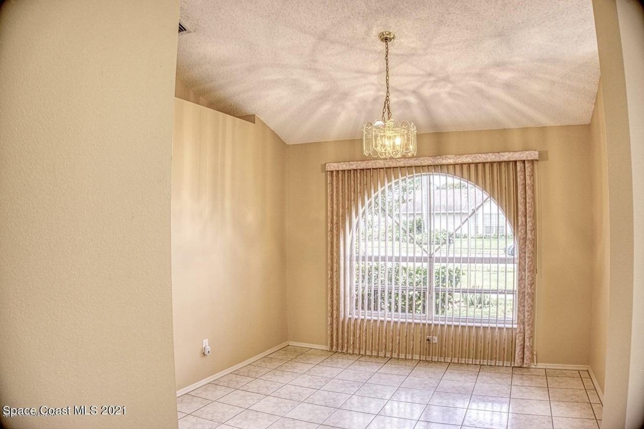 805 Crossbow Dr - Photo 4 of 17