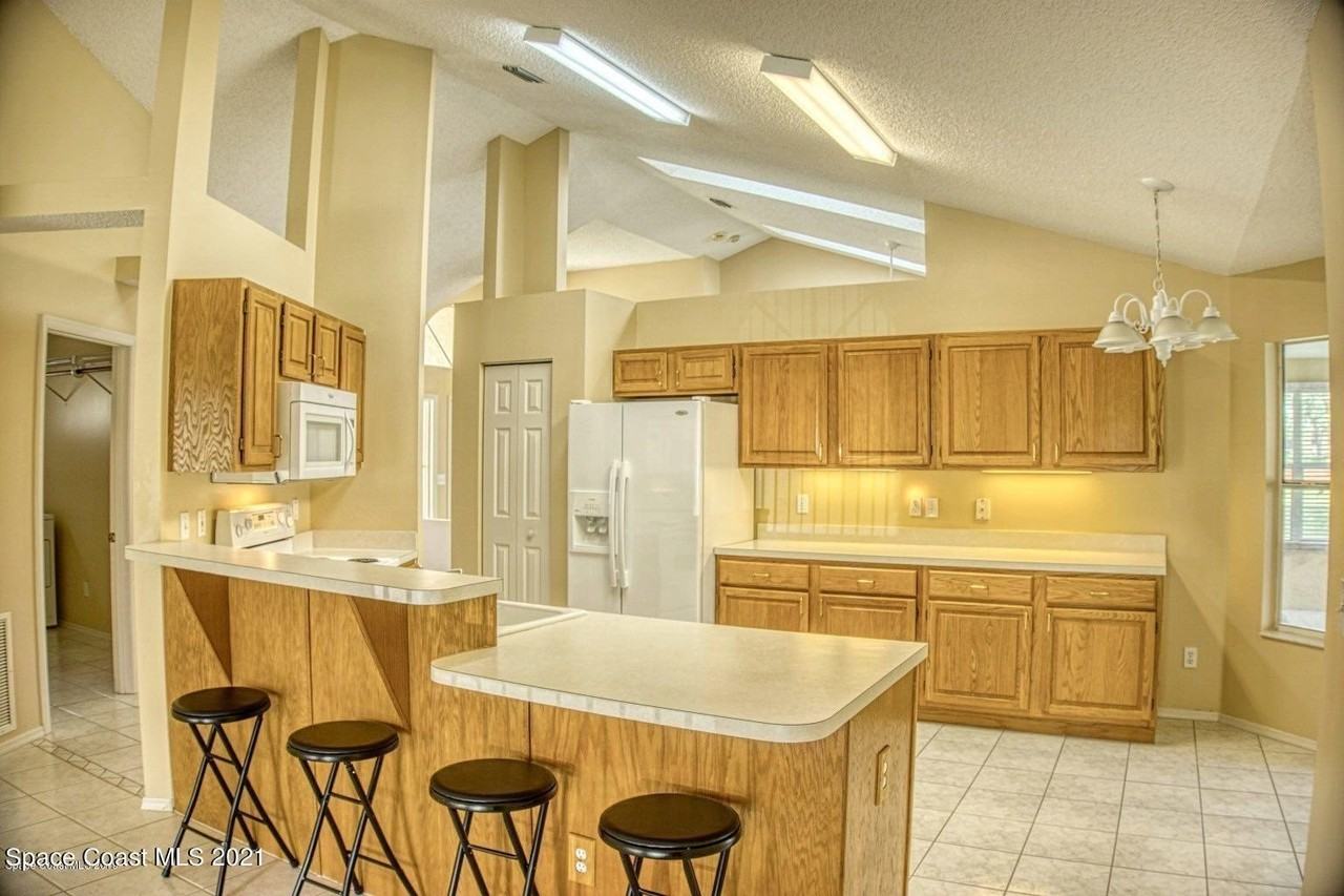 805 Crossbow Dr - Photo 7 of 17