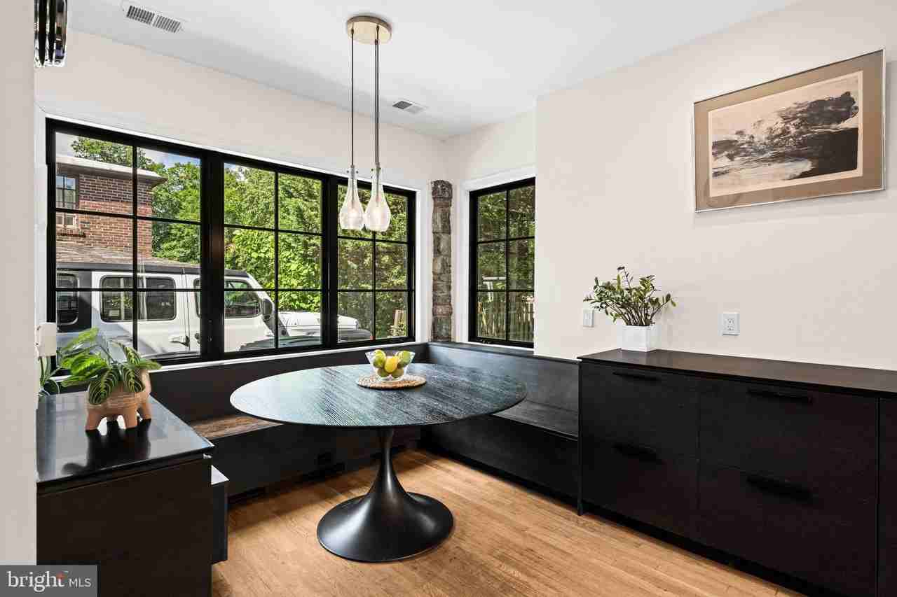 1623 Jonquil St Nw - Photo 7 of 50