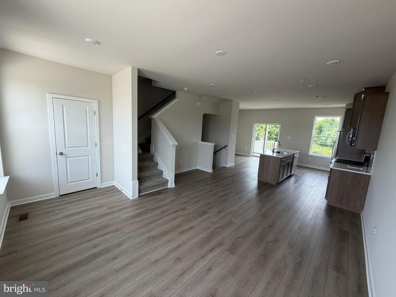 368 Mingo Way - Photo 4 of 26