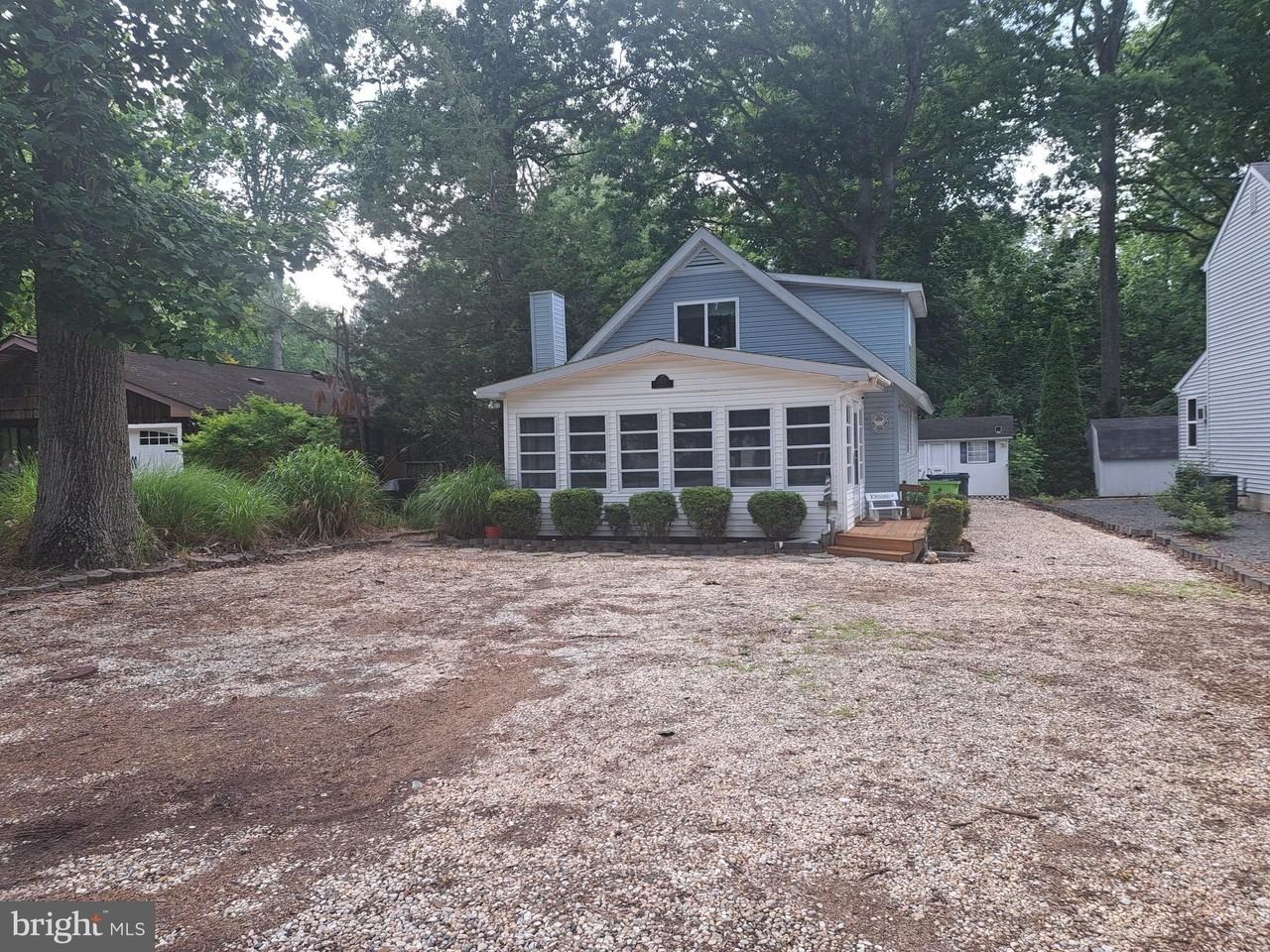 23020 Linden Dr - Photo 2 of 20