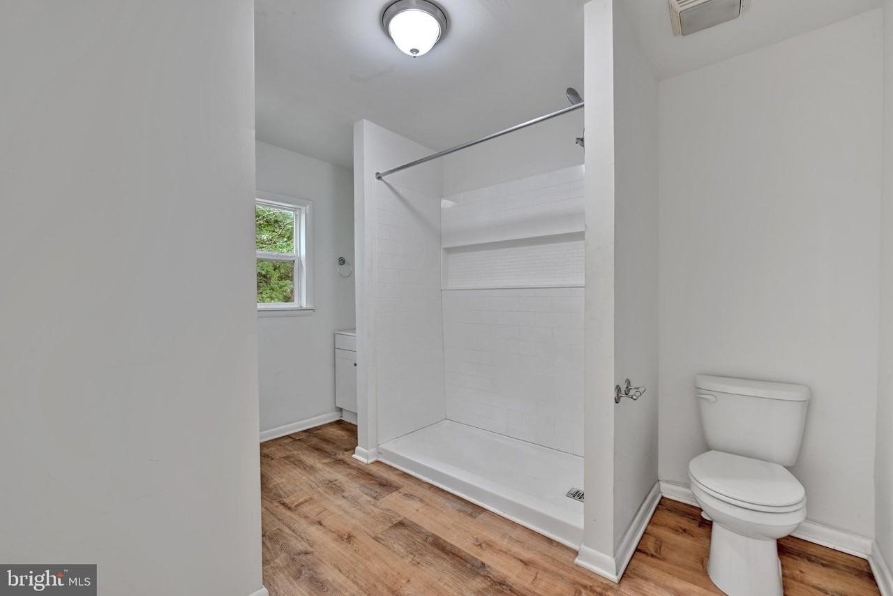 811 Seagrove Rd #811 - Photo 5 of 19
