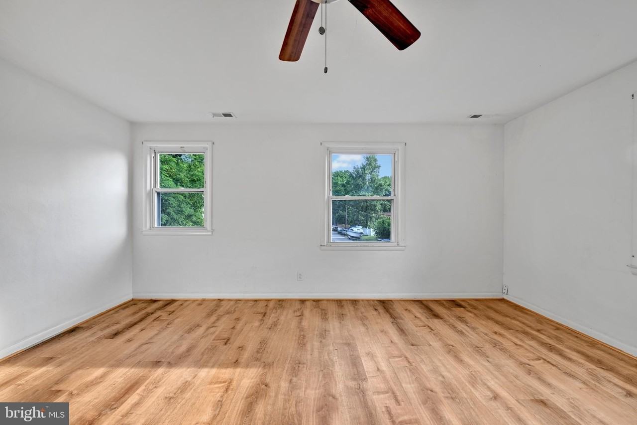 811 Seagrove Rd #811 - Photo 6 of 19