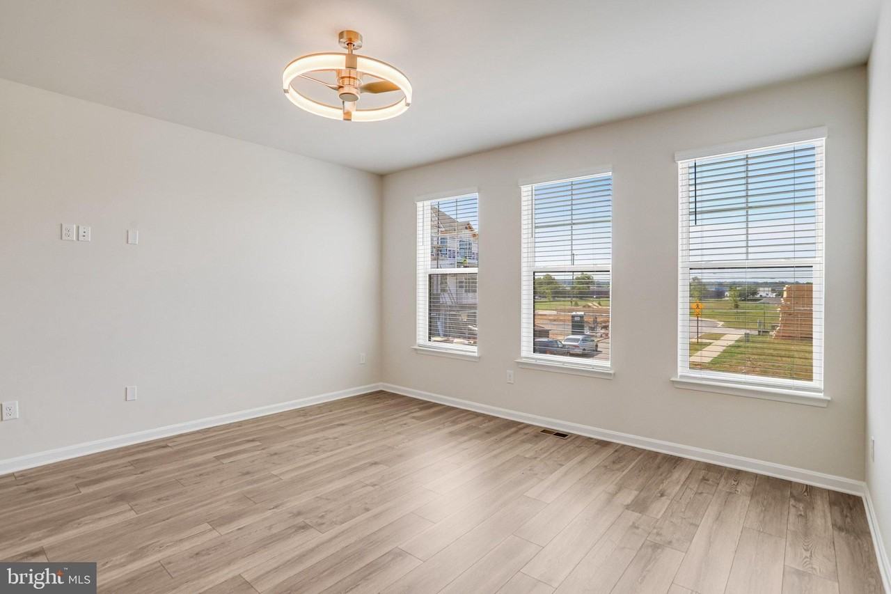 385 Ensemble Way - Photo 5 of 41