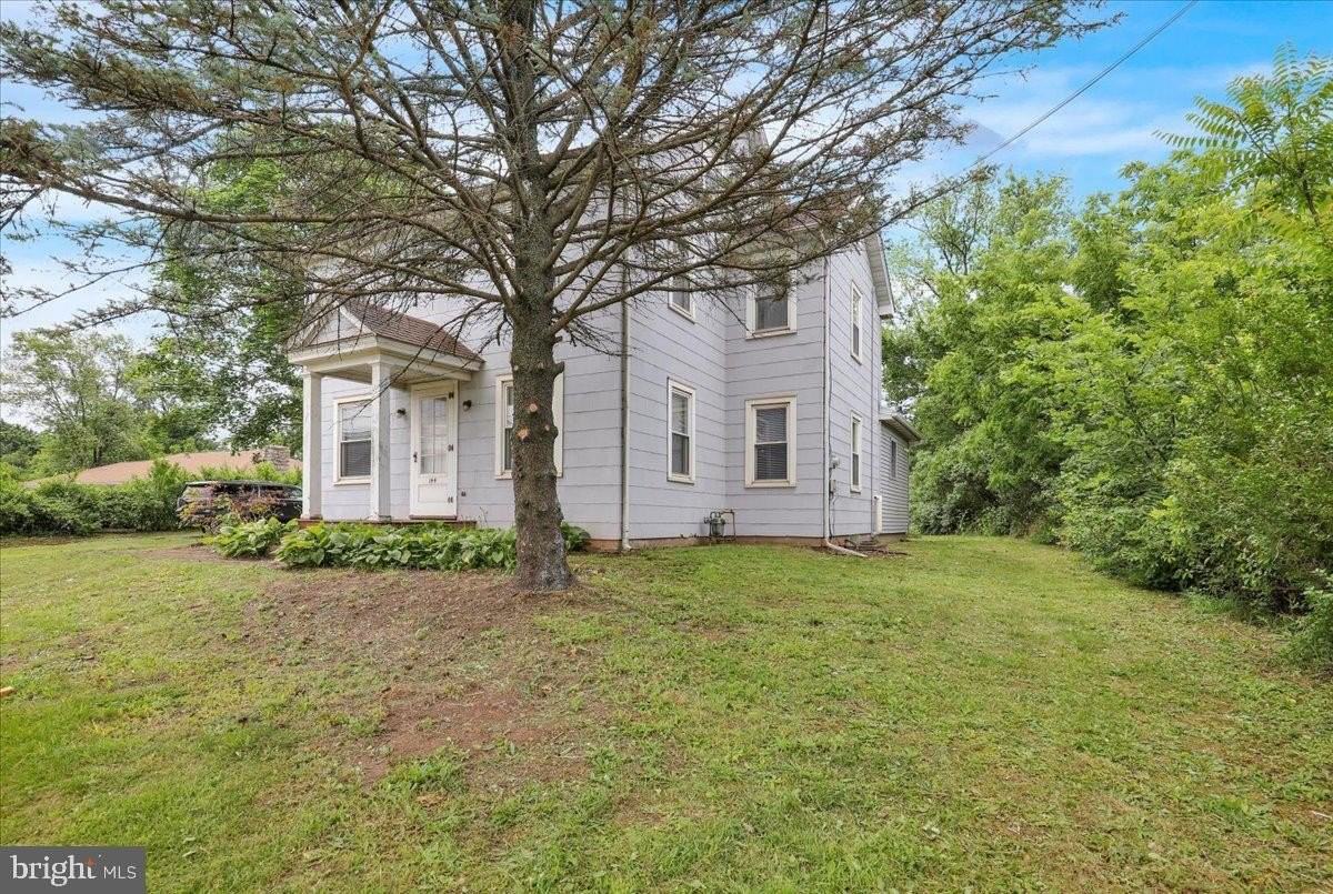 144 E Baumstown Rd - Photo 4 of 18