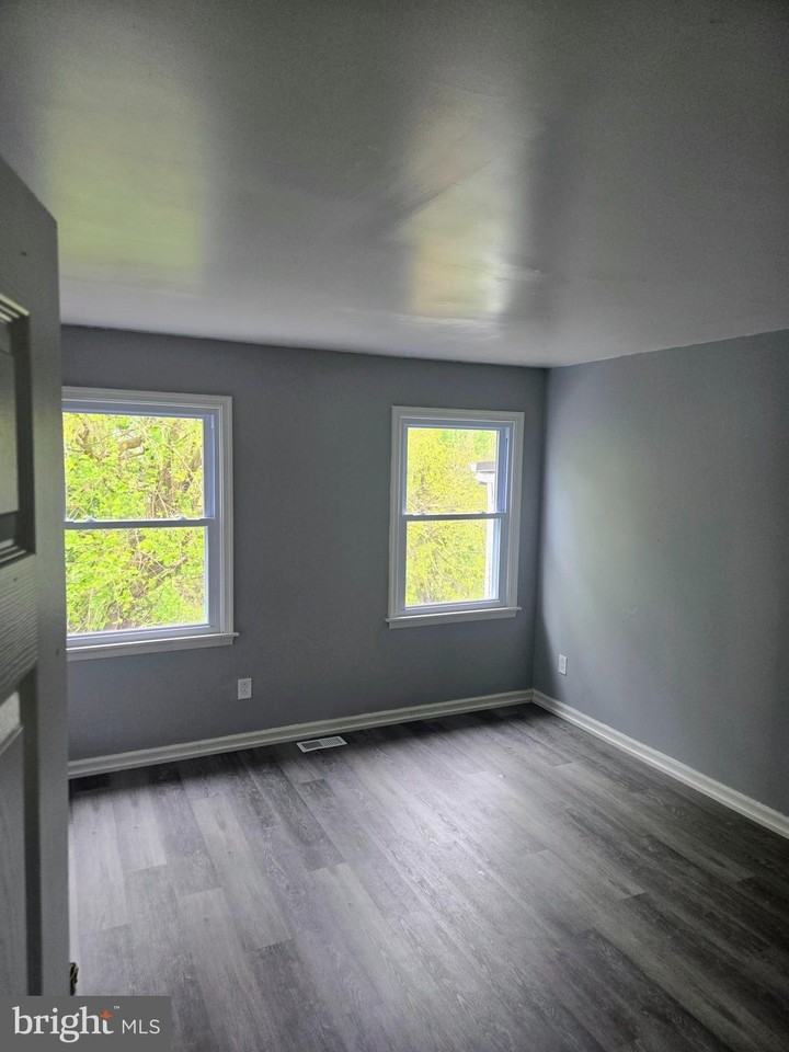 868 Coates St - Photo 7 of 7