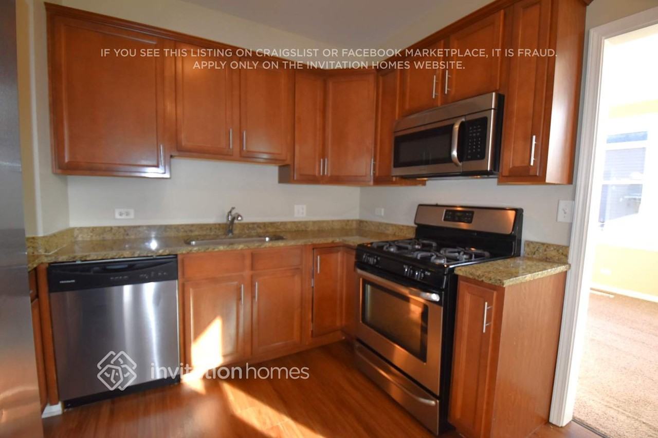 600 W 3rd St - Photo 4 of 14