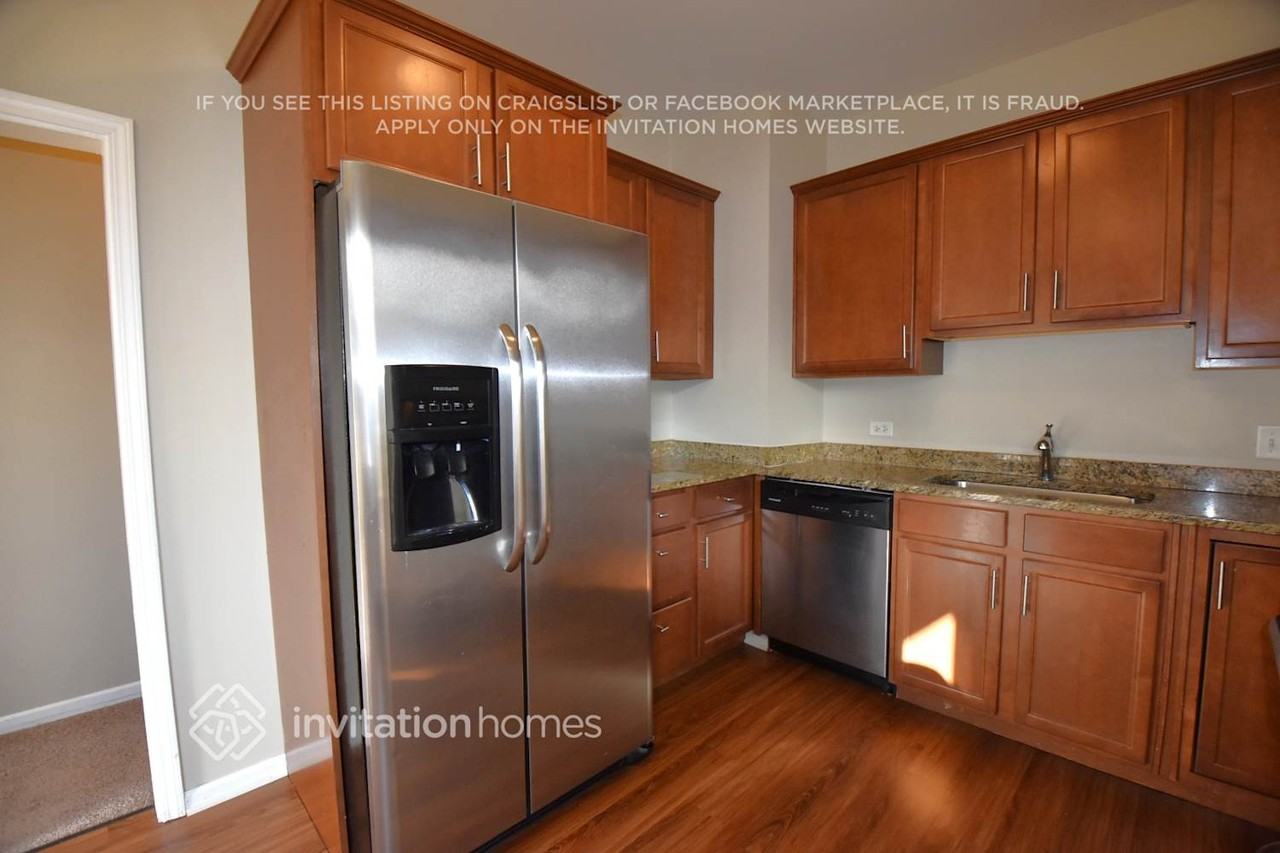 600 W 3rd St - Photo 5 of 14