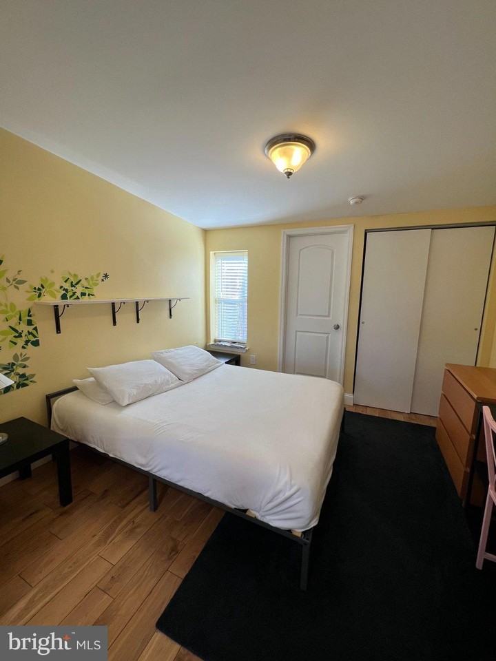 431 N Union St - Photo 5 of 24