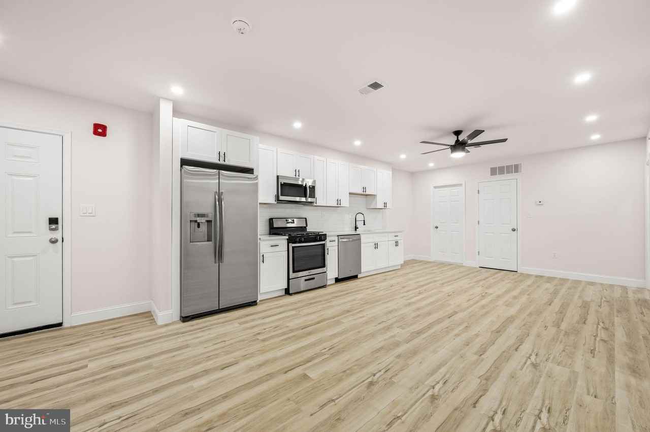 437 W Girard Ave #1