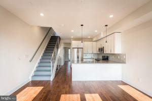 featured image of 812 N Burns St #2