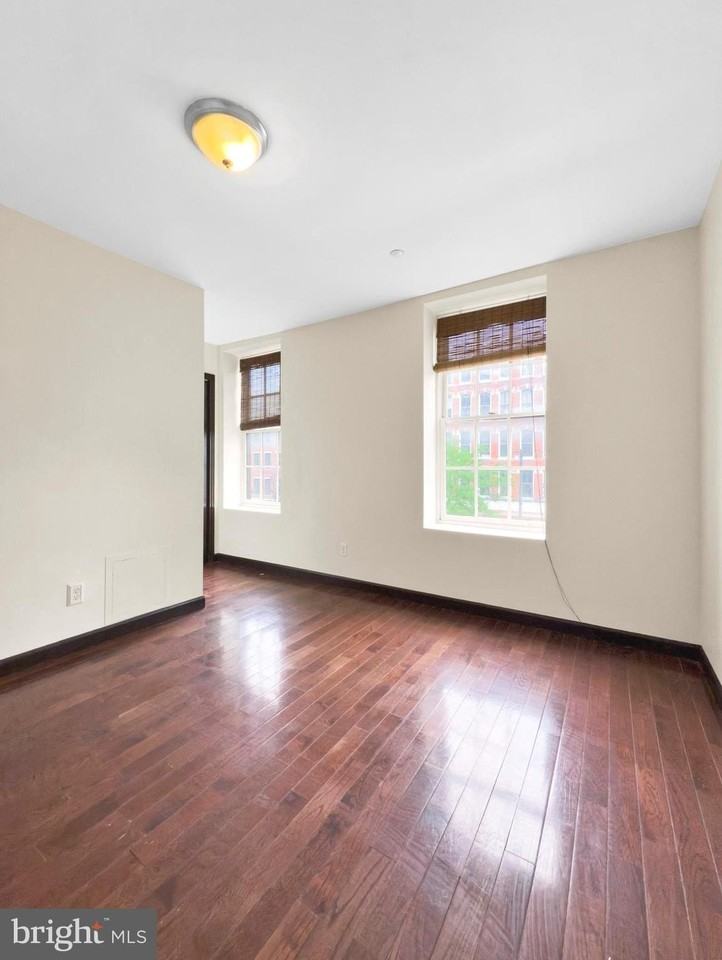 230 Market St #3 - Photo 3 of 10