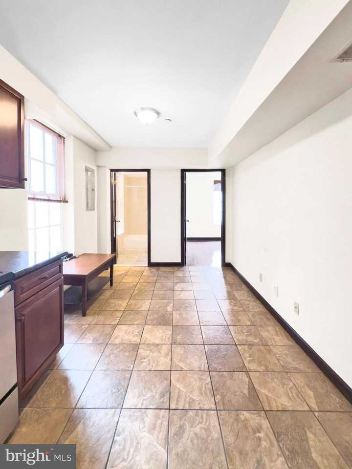 230 Market St #3 - Photo 6 of 10