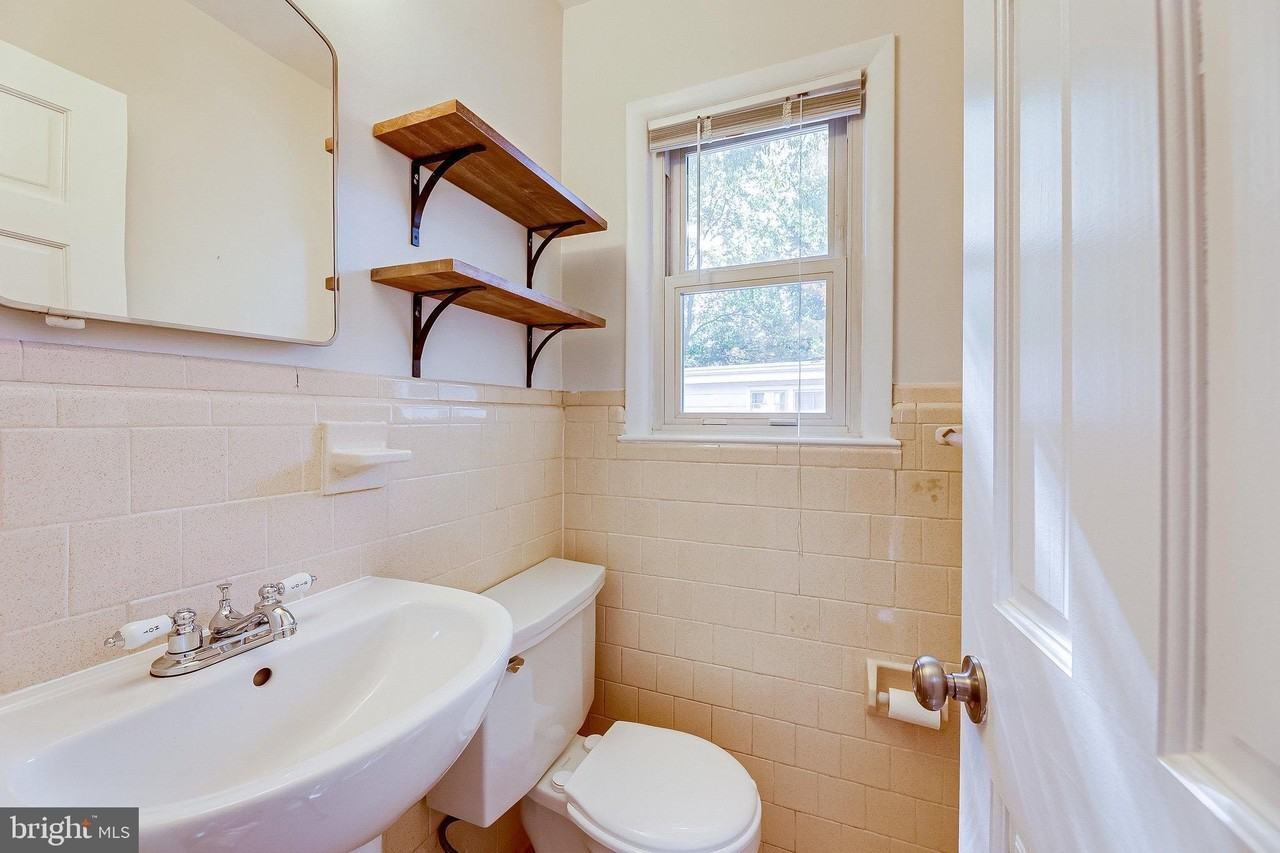2414 Key Blvd - Photo 5 of 27