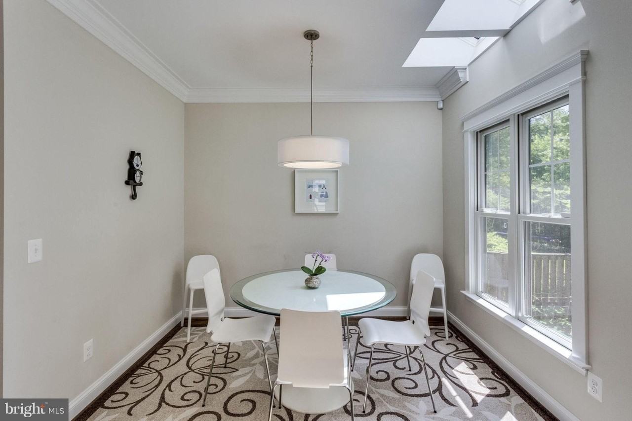 312 Pine St - Photo 6 of 30