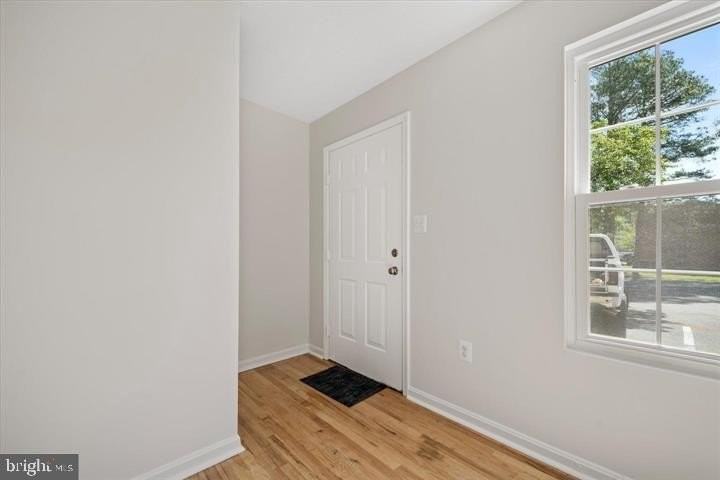 228 Carroll Dr - Photo 3 of 32