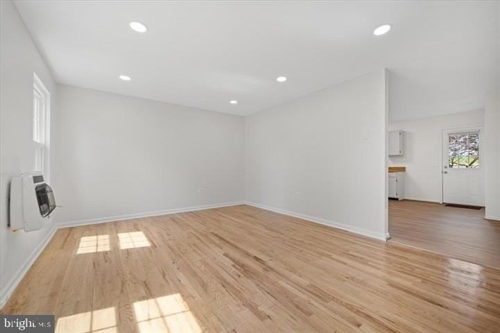 228 Carroll Dr - Photo 7 of 32