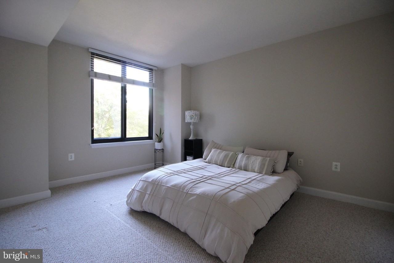 2451 Midtown Ave #305 - Photo 3 of 22