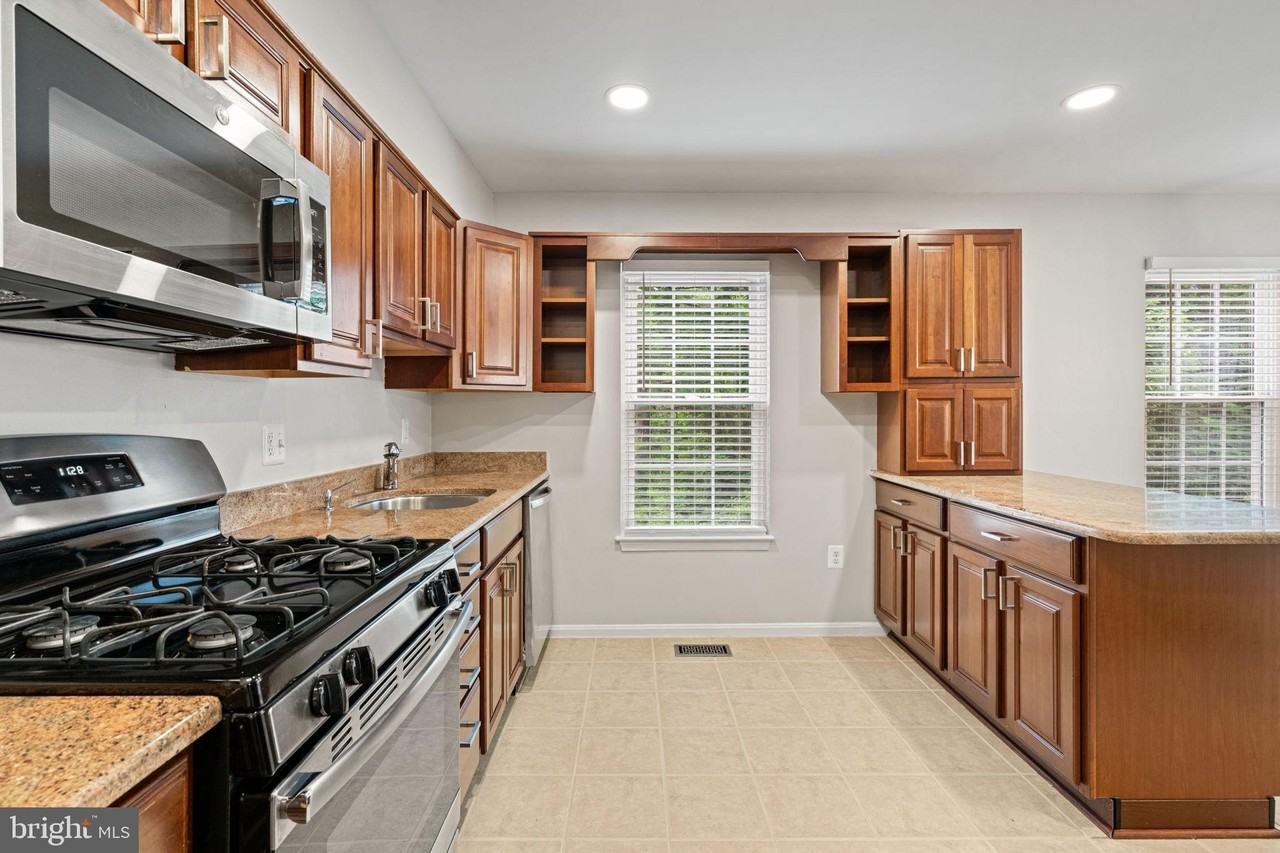 7867 Wintercress Ln - Photo 5 of 45