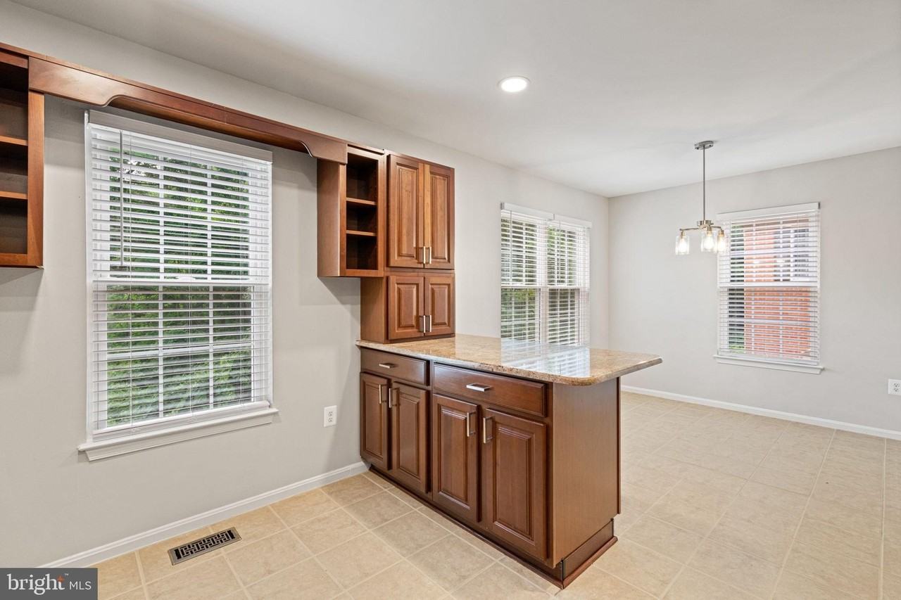 7867 Wintercress Ln - Photo 7 of 45