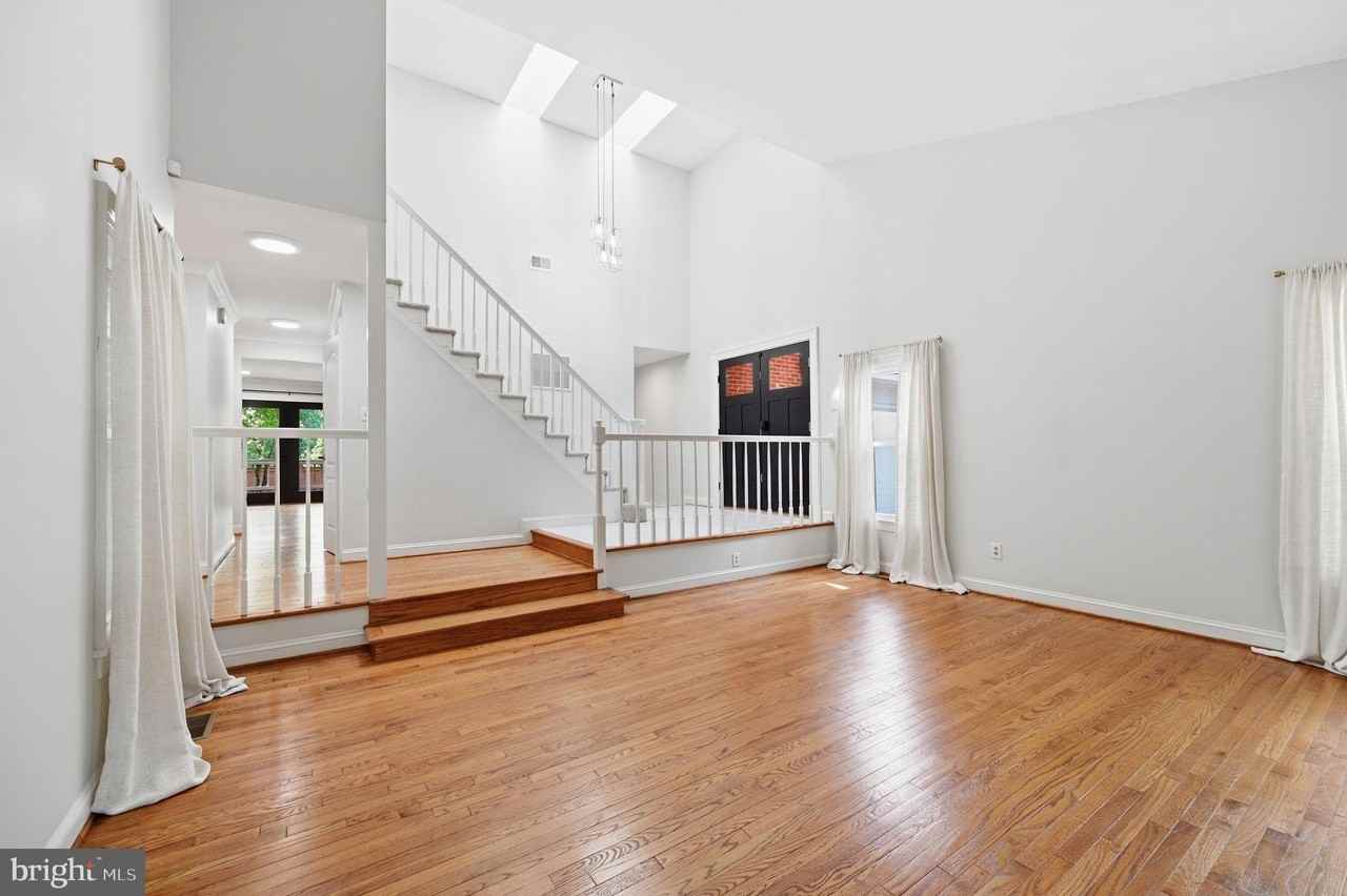 5610 Cavalier Woods Ln - Photo 5 of 50