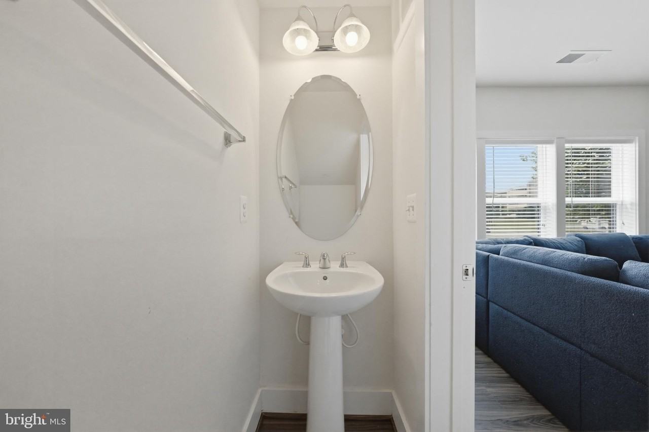 44730 Tiverton Sq - Photo 6 of 20