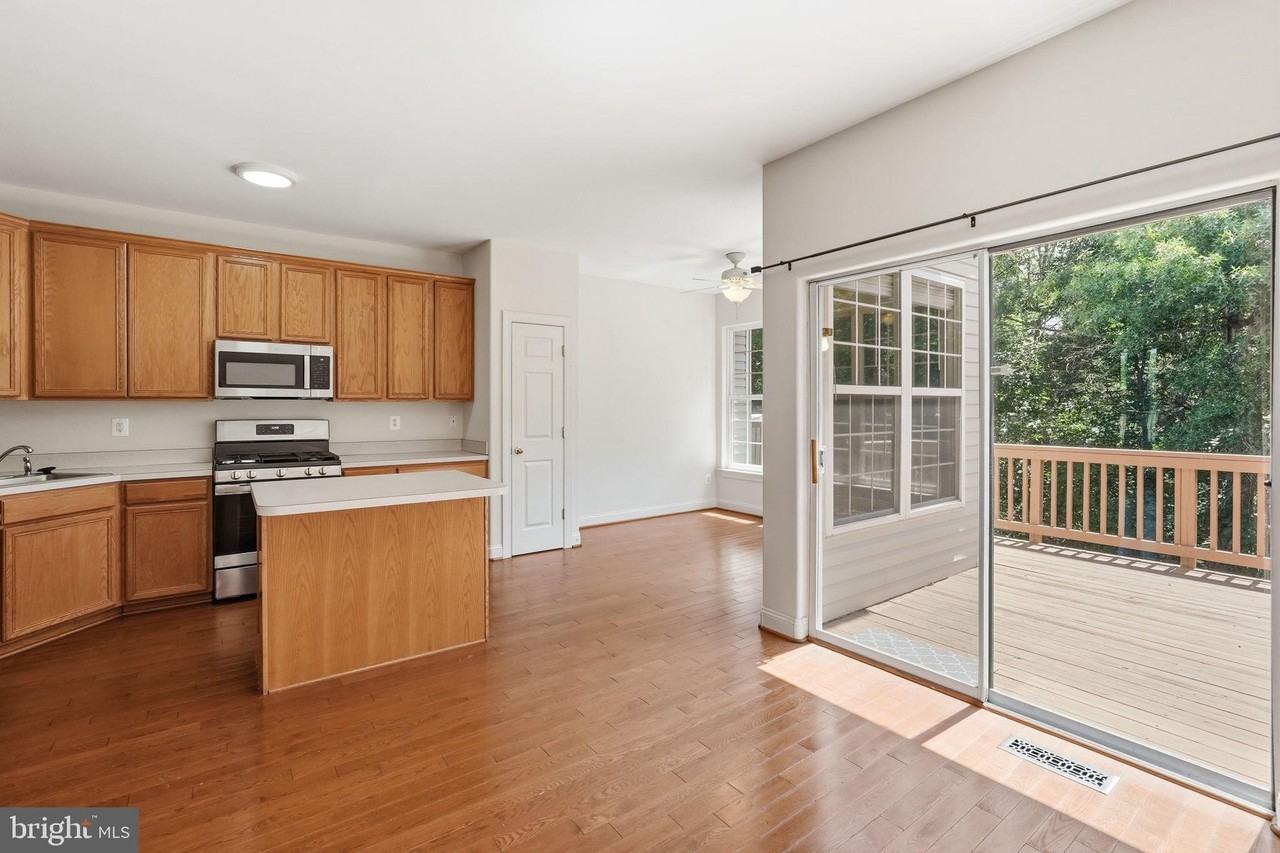 8727 Chorley Way - Photo 4 of 29
