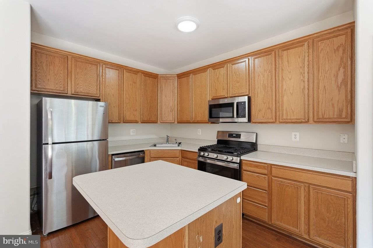 8727 Chorley Way - Photo 5 of 29