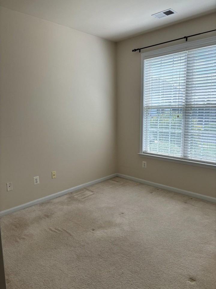 13724 Fieldstone Way - Photo 2 of 32