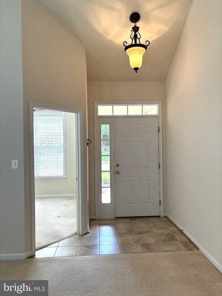 13724 Fieldstone Way - Photo 3 of 32