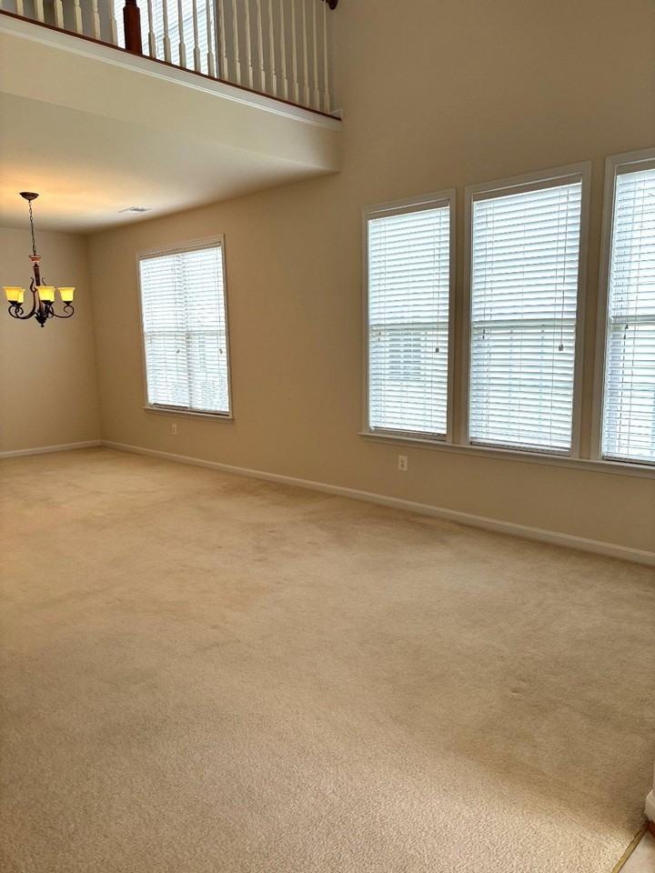 13724 Fieldstone Way - Photo 4 of 32