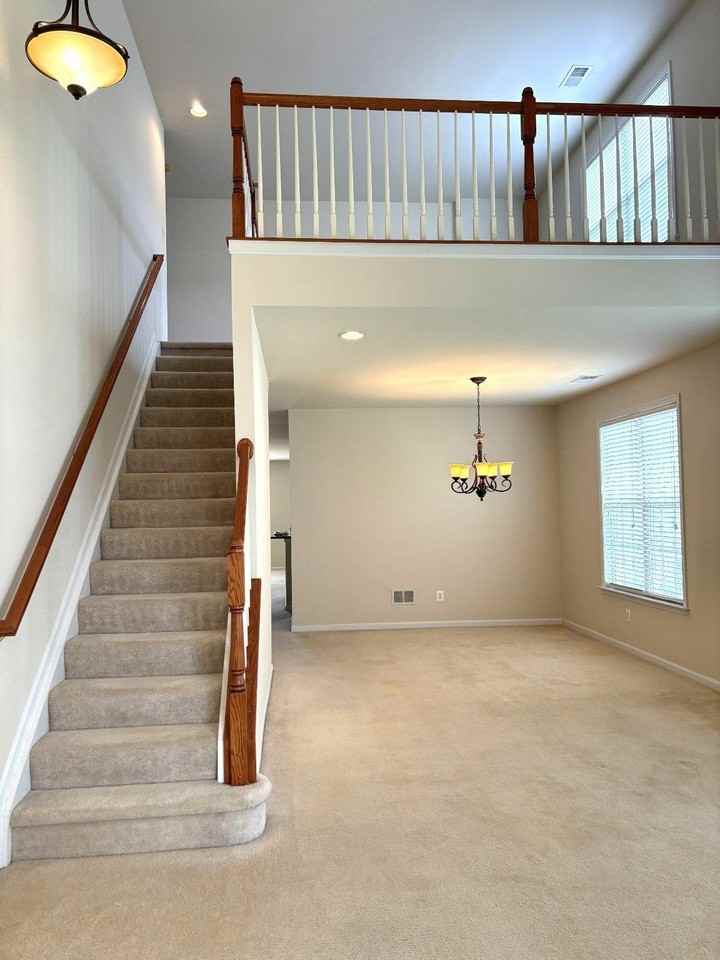 13724 Fieldstone Way - Photo 5 of 32