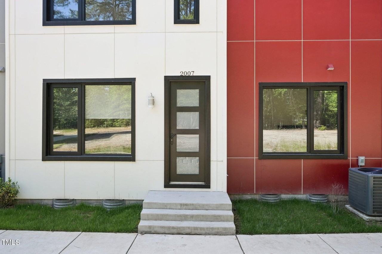2007 Jade St - Photo 2 of 35