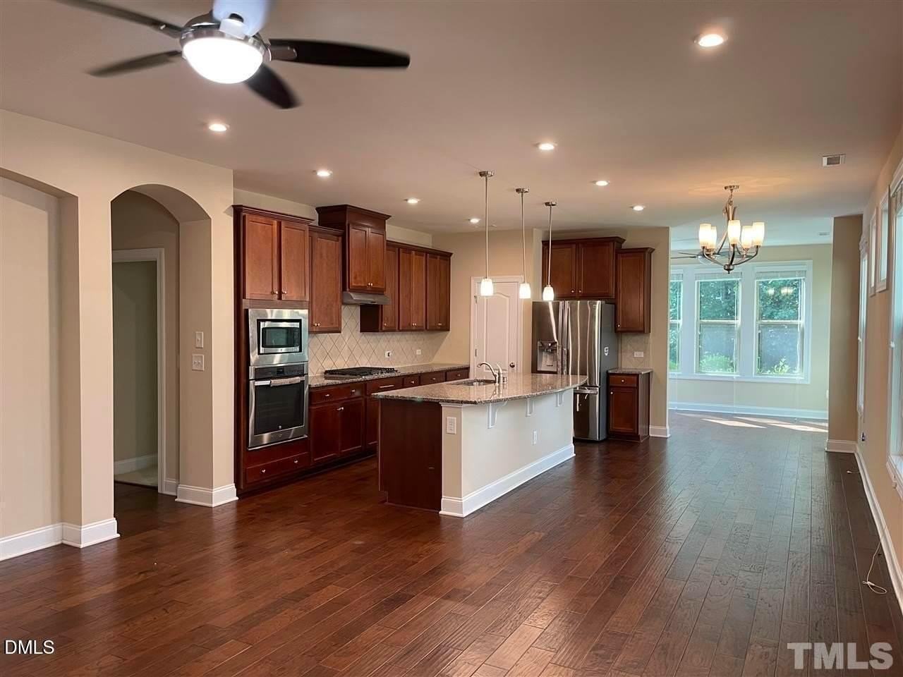 811 Rymark Ct - Photo 6 of 21