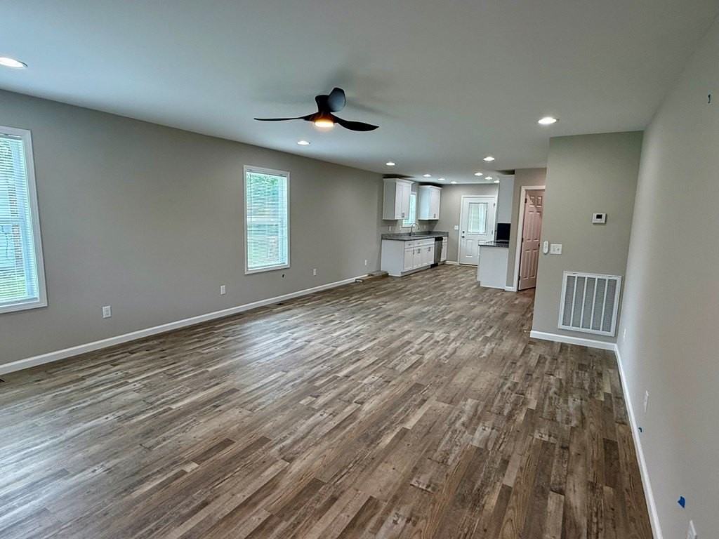 949 Indian Hills Rd - Photo 2 of 33