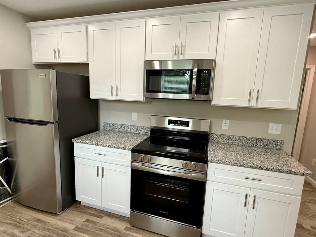 949 Indian Hills Rd - Photo 6 of 33