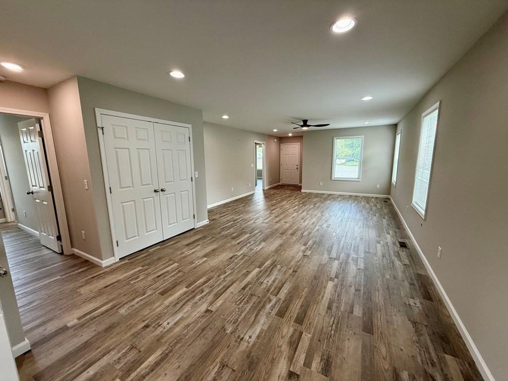 949 Indian Hills Rd - Photo 7 of 33