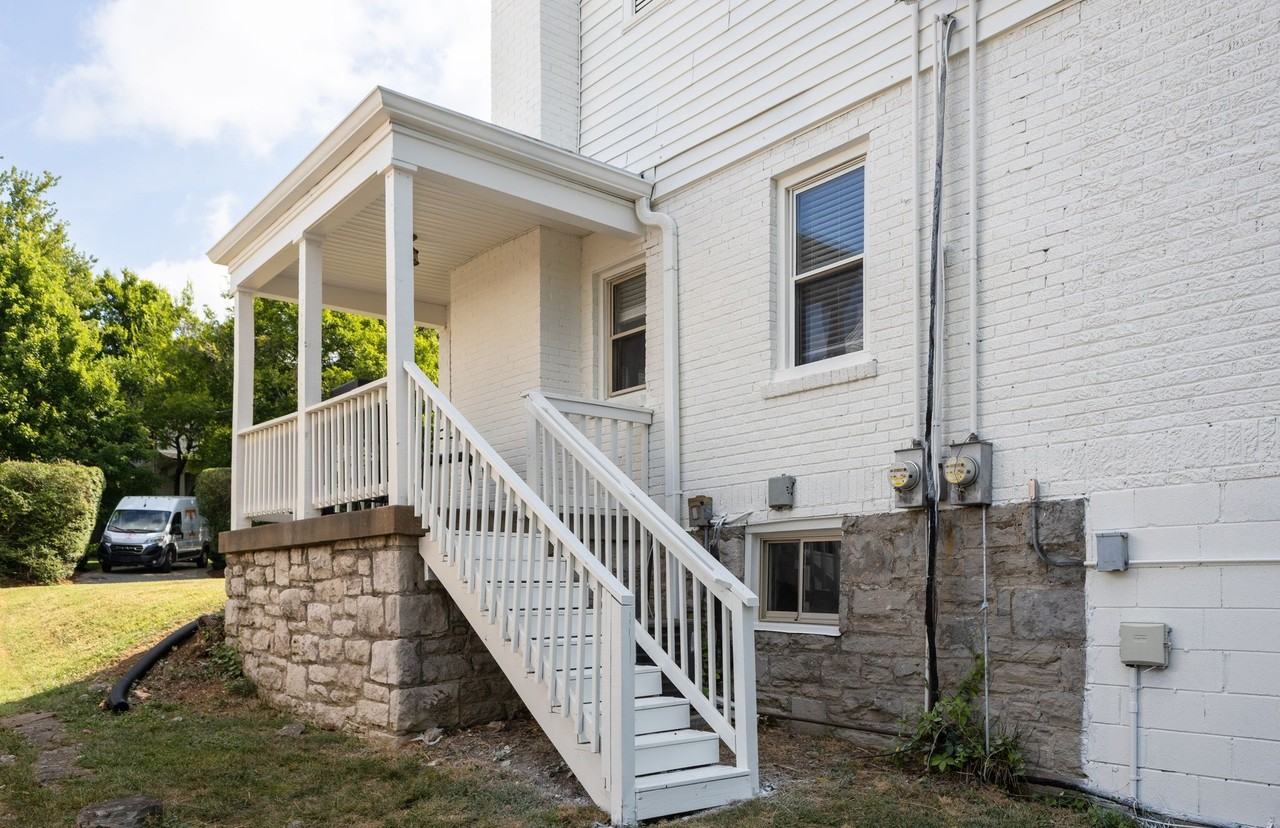 2313 Sunset Pl #1 - Photo 6 of 47